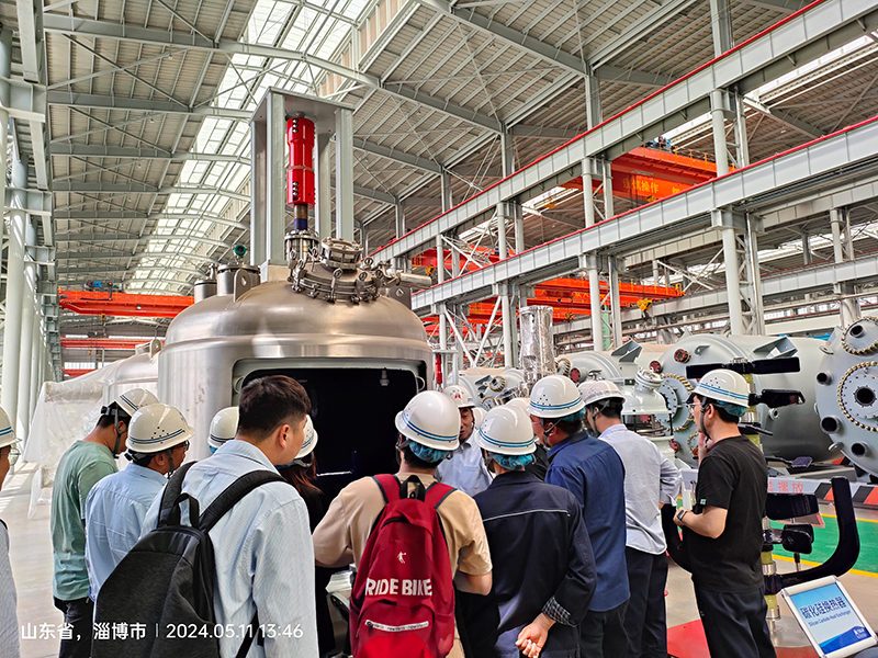 熱烈歡迎某集團公司領導一行數(shù)十人蒞臨太極公司參觀考察